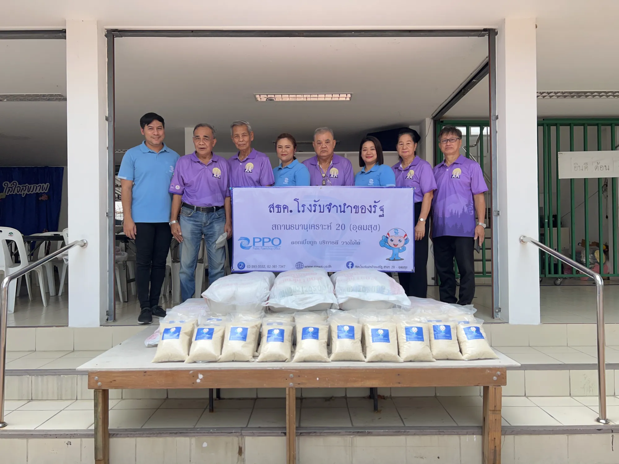 ลงพื้นที่มอบข้าวสาร จำนวน 150 ถุง ให้แก่ชุมชมหมู่บ้านจัดสรรยาสูบ