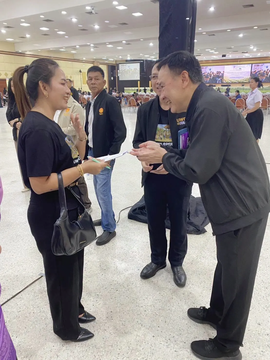 📌ผอ. สธค. ร่วมลงพื้นที่จังหวัดร้อยเอ็ด ติดตามภารกิจ รมว.พม. ขับเคลื่อนแผนแก้จน 5 ด้าน